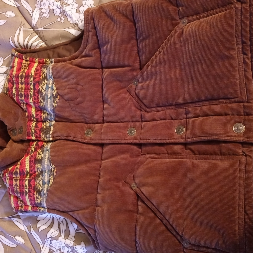 Vest - Picture 2 of 4